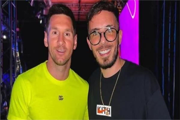 تهديدات لمنسق أغاني بسبب إصابة ميسي بكورونا