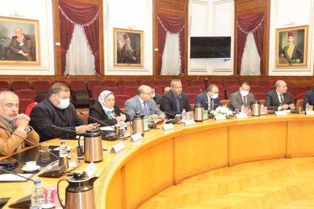محافظ العاصمة يتابع تطوير القاهرة التاريخية
