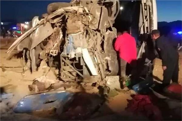 مصرع وإصابة 31 شخصًا في تصادم على طريق طور سيناء