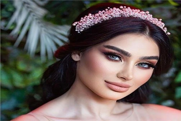 ملكة جمال بريطانيا تتهم السلطات الأمريكية بالتمييز ضدها