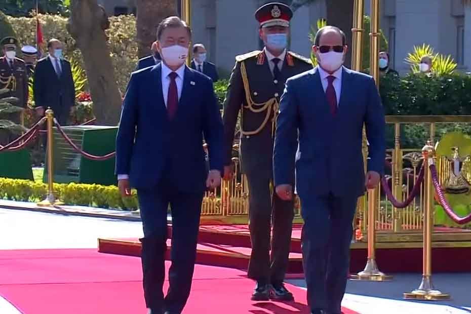 بالفيديو.. مراسم استقبال رسمية لرئيس كوريا الجنوبية مون جيه إن بقصر الاتحادية