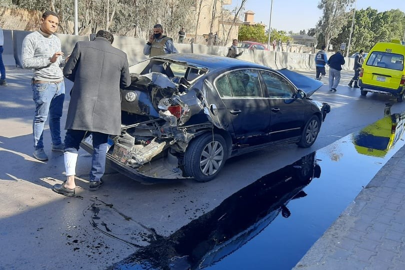 اصابة 6 أشخاص في حادث بين سيارة اسعاف وعدد من السيارات بطريق مصر اسكندرية الصحراوي