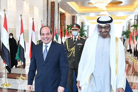 السيسى يعود إلى أرض الوطن بعد زيارته لدولة الإمارات