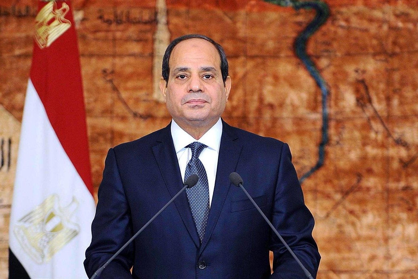 السيسي يهنئ المنتخب بالصعود لنهائى أفريقيا: المصرى قادرعلى صنع المستحيل