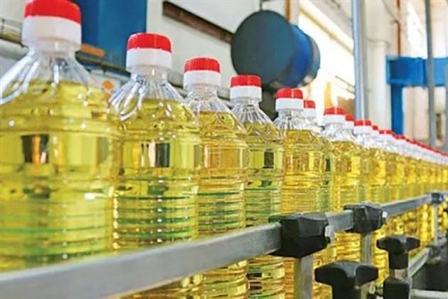 تموين سوهاج يضبط 2600 كيلو سكر و480 زجاجة زيت قبل بيعهم بالسوق السوداء