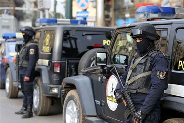 إمن القاهرة ينقذ سيدة مسنة سقطت داخل شقتها بمصر الجديدة