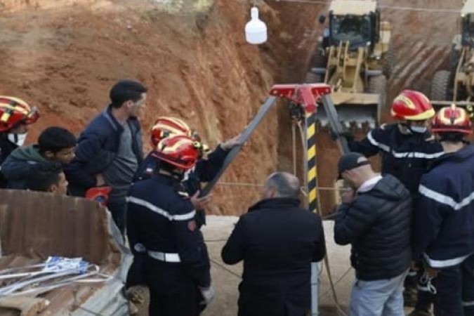فرق الإنقاذ ستصل إلى ريان خلال ساعة