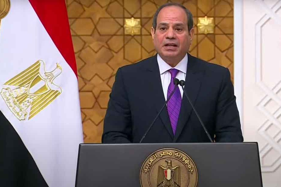 شاهد .. حديث جانبي بين الرئيس السيسي ونظيره الجيبوتي بمطار القاهرة