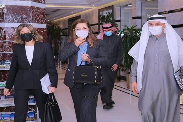 وزيرة التخطيط تبحث مع رئيس مجموعة البنك الإسلامي سبل تعزيز التعاون