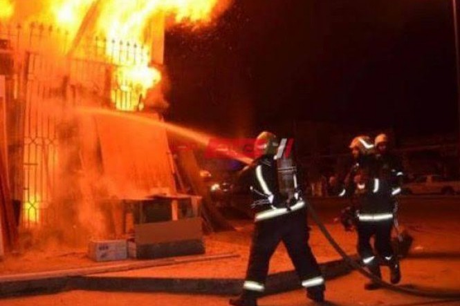 أخماد حريق نشب داخل ورشة سيارات مغلقة بحلوان