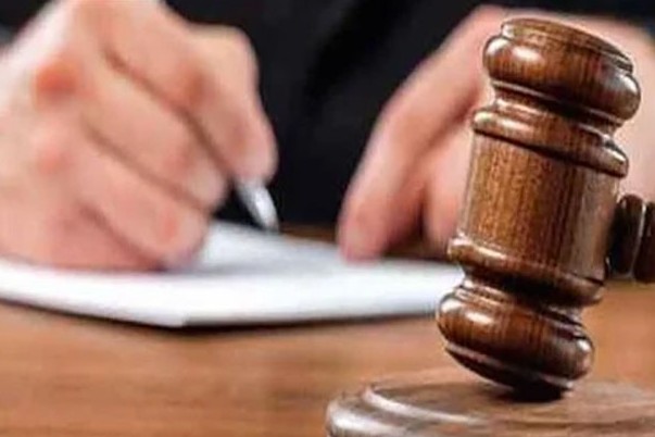 اليوم.. محاكمة 3 متهمين بسرقة مواطن بالإكراه في دار السلام