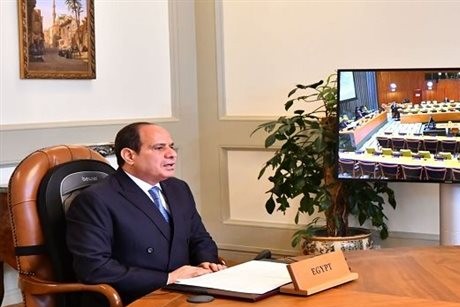  السيسي: مهتمون بحماية الشواطئ من التآكل والحفاظ على سلامة الأراضي والمنشآت