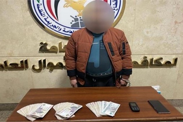 نصاب يستولى على أموال بطاقات الدفع الإلكتروني بـ