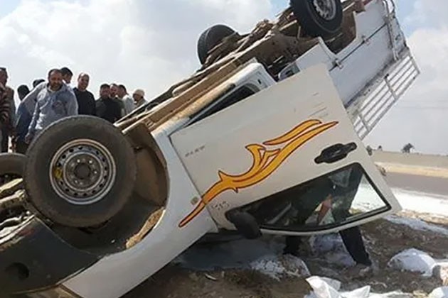 إصابة 7 أشخاص إثر انقلاب سيارة نقل بطريق السويس بمنطقة الشروق