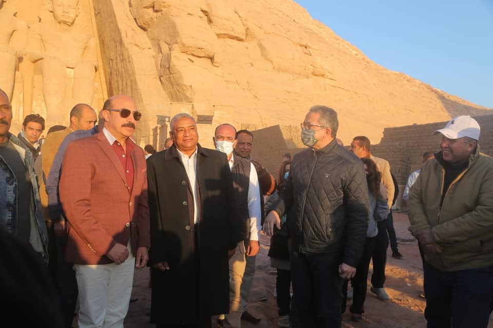 وزير السياحة ومحافظ أسوان يشهدان تعامد الشمس بأبو سمبل