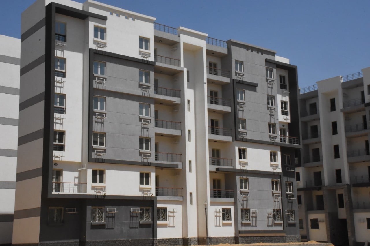 بدء تسليم دفعة من وحدات سكن مصر بغرب الجامعات بمدينة القاهرة الجديدة