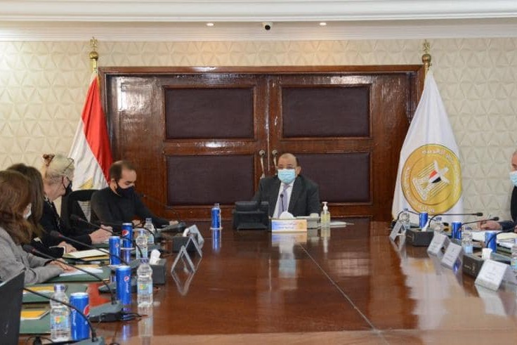 وزير التنمية المحلية يبحث مع صندوق الأمم المتحدة للسكان مجالات التعاون المشترك