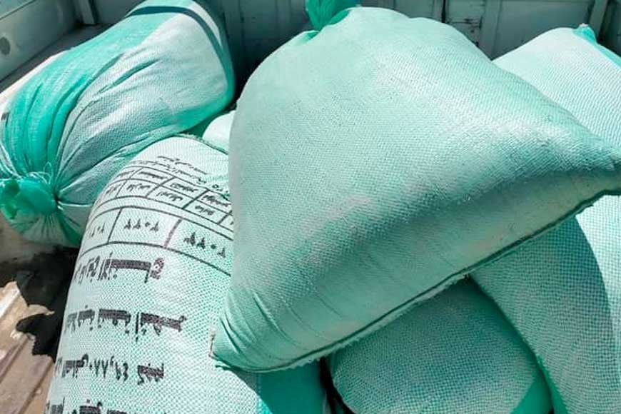 القبض على مدير مخبز بلدي باع نصف طن دقيق مدعم بالسوق السوداء