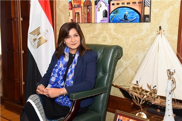 نبيلة مكرم توضح وضع الجالية المصرية في أوكرانيا