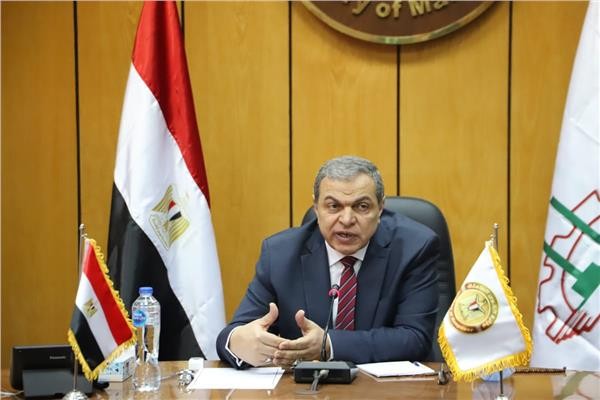 القوى العاملة توقف نشاط شركة لإلحاق العمالة بالخارج