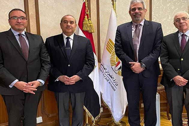 وزير الطيران يعلن تعزيز التعاون مع منظمة