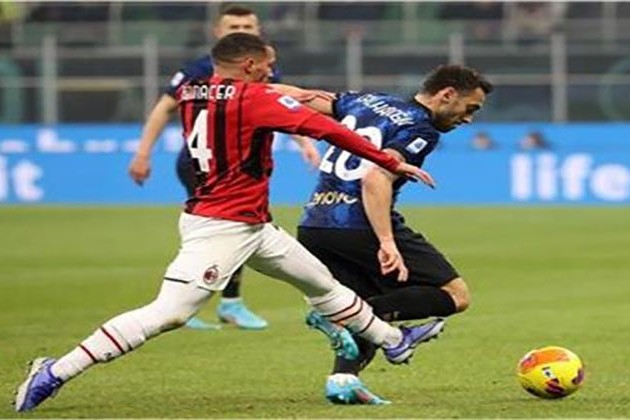 ميلان في مهمة صعبة أمام الإنتر بكأس إيطاليا .. موعد المباراة والقنوات الناقلة