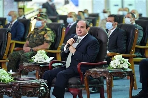 بث مباشر.. السيسي يفتتح عددا من المشروعات القومية بقطاعي الإسكان والطرق