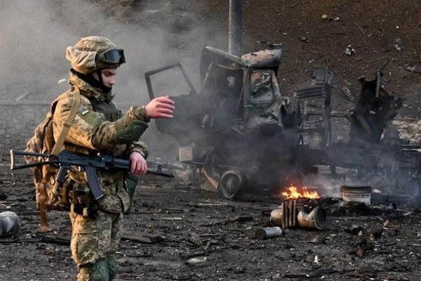 روسيا: فتح ممرات إنسانية في أوكرانيا بناء على طلب الرئيس الفرنسي