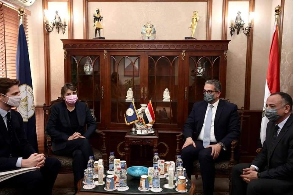وزير السياحة يبحث مع رئيس متحف اللوفر تعزيز سبل التعاون