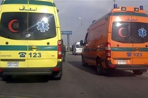 انقلاب ميكروباص بمنطقة جسر السويس وإصابة شخصين