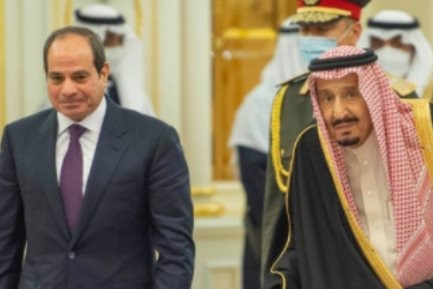 الملك سلمان يستقبل السيسي بقصر اليمامة