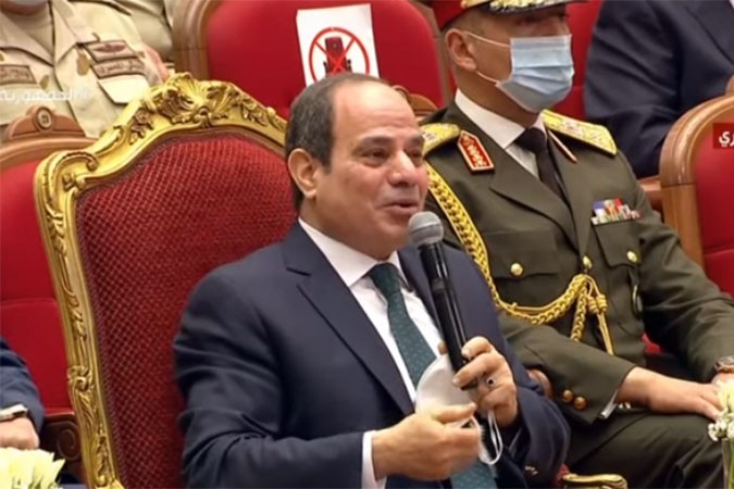 شاهد .. السيسي: الأفلام الدرامية تعكس واقع شبابنا الضباط