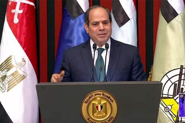 السيسي للمواطنين : كنت عاوز اسمعكم الكلام اللي بيتقال من أسر وأهالي الشهداء