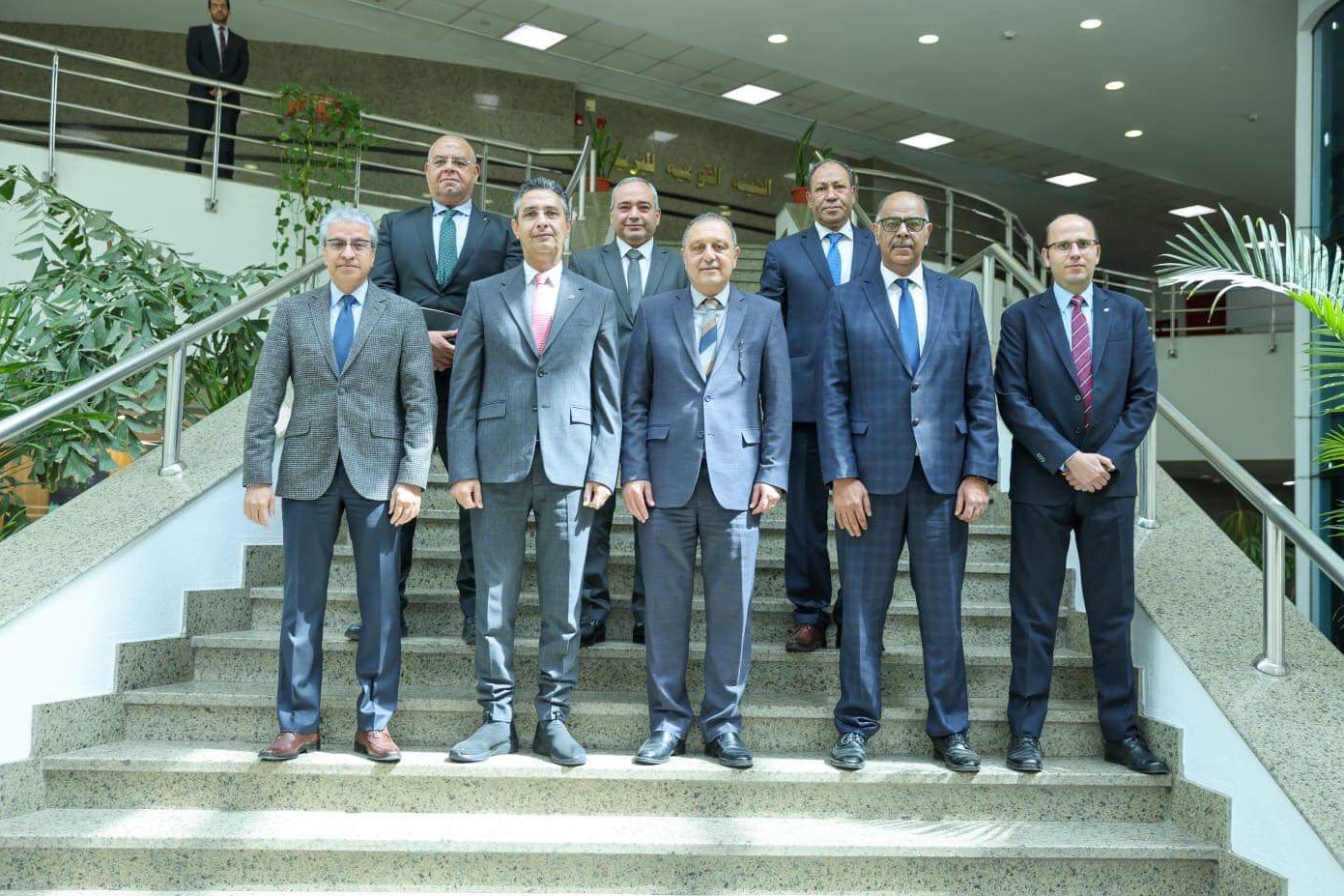 رئيس البريد يستقبل رئيس الشركة القابضة لمصر للطيران لبحث سبل التعاون