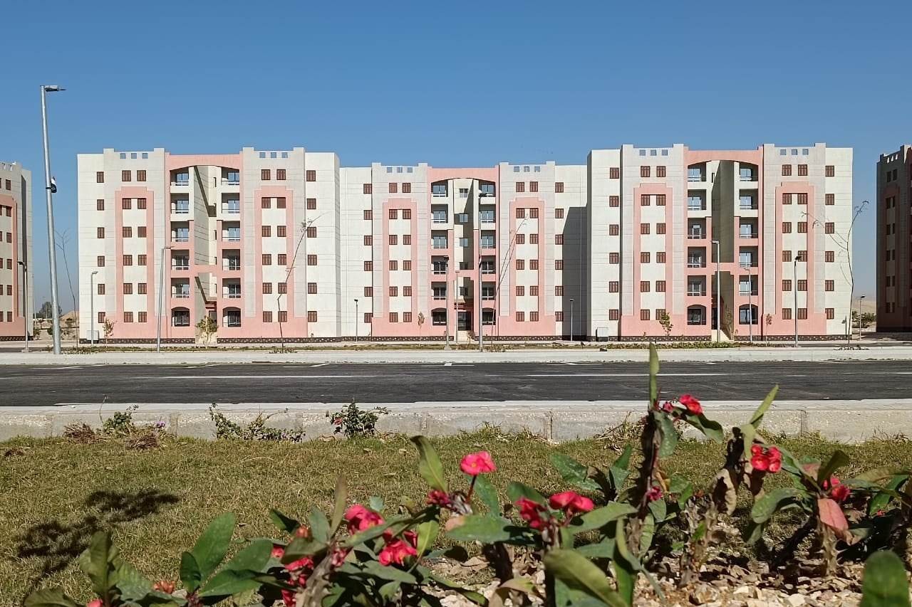 وزير الإسكان يتابع الموقف التنفيذي لعددٍ من مشروعات المرافق والخدمات بمدينتي طيبة وأخميم بالصّعيد