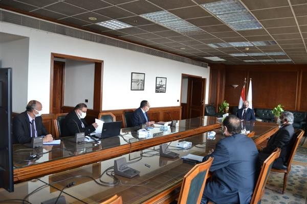 وزير الري يتابع موقف مشروعات تأهيل المساقي والتحول للري الحديث بمحافظة القليوبية
