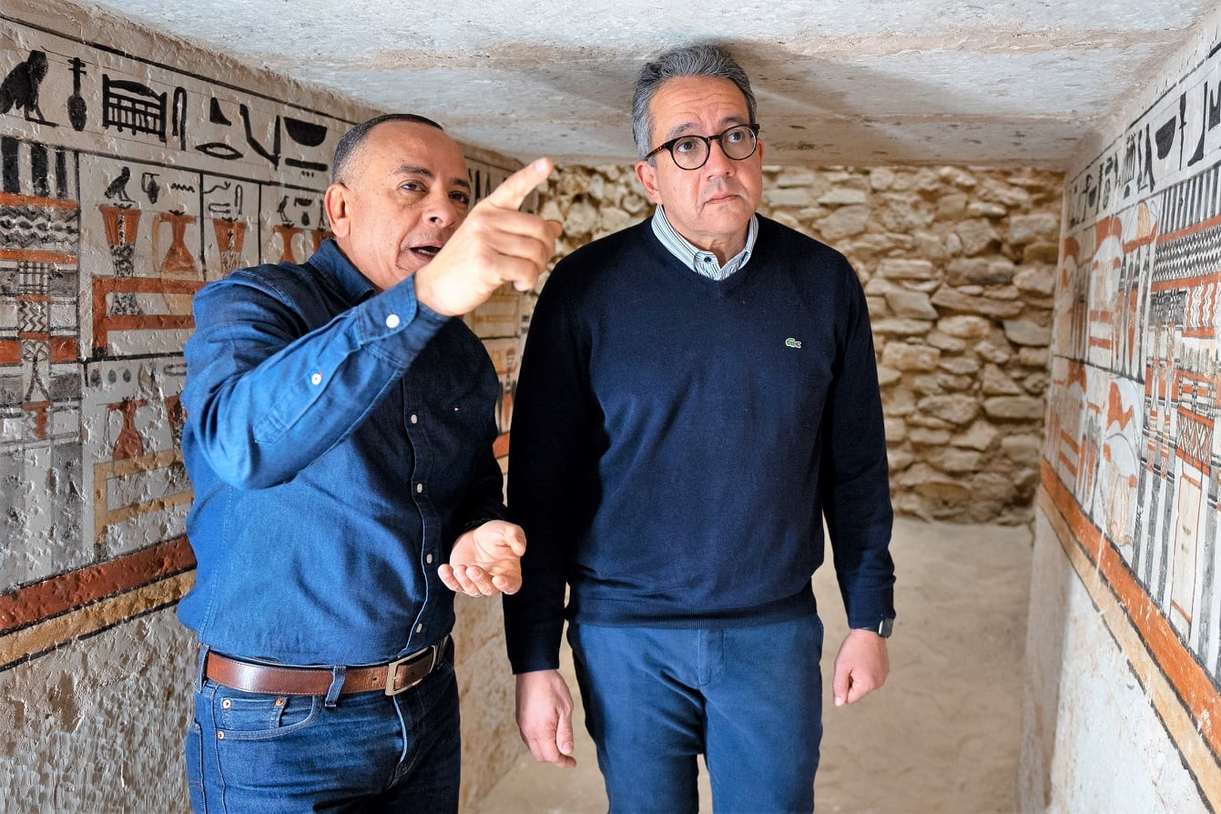 وزير السياحة والآثار يتفقد كشف أثري جديد تعلن تفاصيله يوم السبت