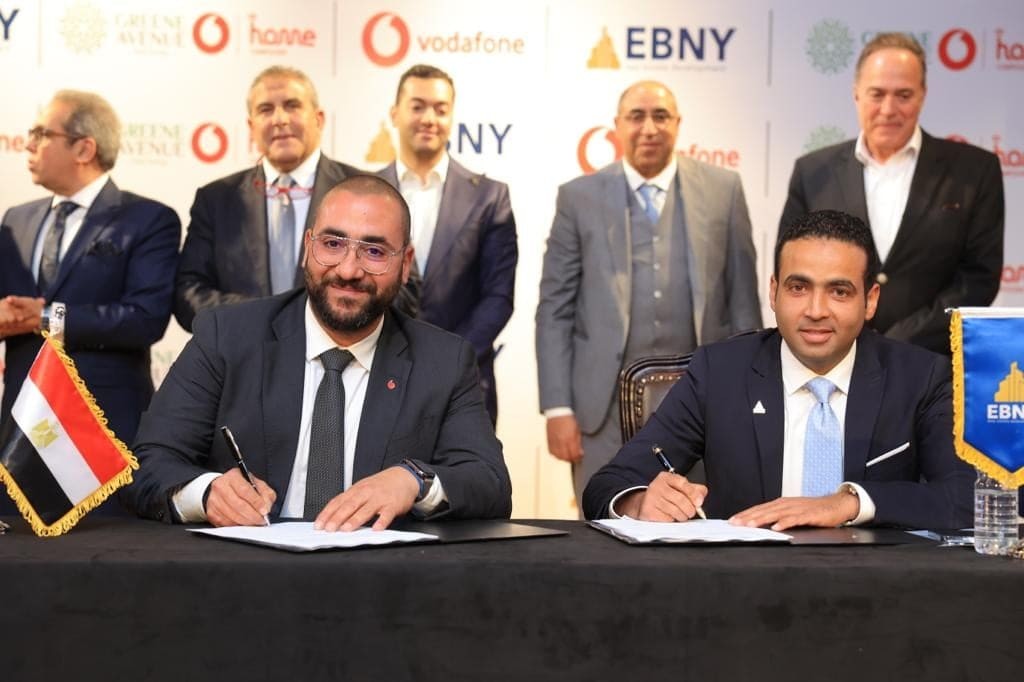 تعاون بين فودافون مصر وإبني للاستثمار العقارى لتقديم خدمات الحلول التكنولوجية بمشروع جرين أفينيو