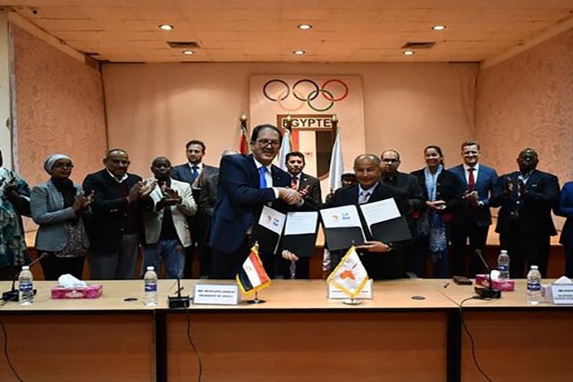 وزير الرياضة يشهد توقيع بروتوكول تعاون بين الاتحاد الدولى للسباحة واتحاد اللجان الأوليمبية الوطنية الإفريقية