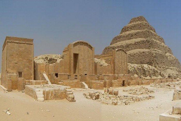 المجلس الأعلى للآثار يعلن اكتشاف 5 مقابر بسقارة بينها مقبرة «سمير الملك»و«كاهنة حتحور»