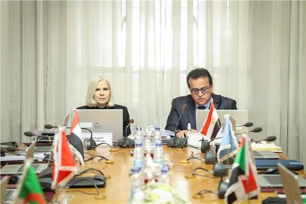 «عبد الغفار»: وضع استراتيجية موحدة لاعتماد التطعيمات بالدول العربية ضرورة