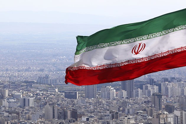 ايران : نعمل مع روسيا على توحيد الرسائل المالية لتجاوز عقوبات سويفت