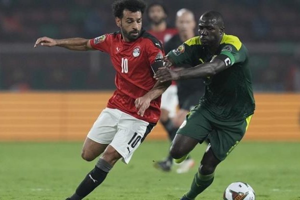 مصر تضع قدما في مونديال 2022 بفوز ثمين على السنغال