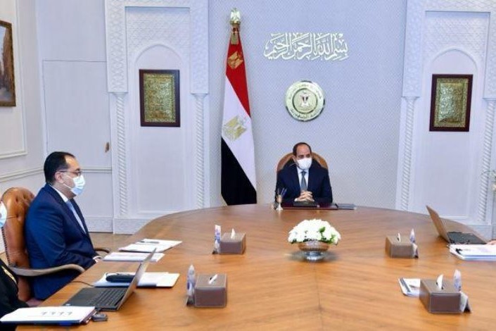السيسي يوجه بتعزيز الاحتياطى الاستراتيجى من السلع وتشديد الرقابة على الأسواق