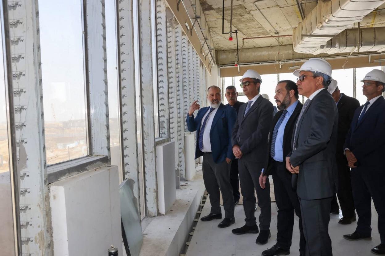 زيارة مفاجئة لرئيس البريد لمتابعة تنفيذ مبني الهيئة بالعاصمة الادارية الجديدة
