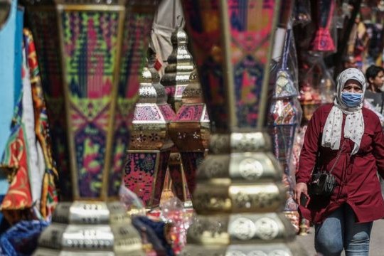 الحكومة تخفف قيود كورونا وقرارات جديدة للعمل بها في شهر مضان