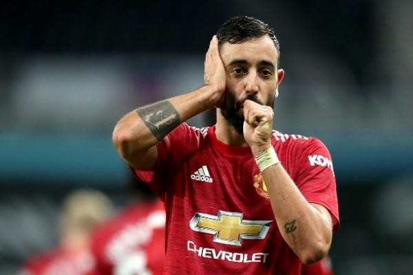 برونو فيرنانديز يجدد تعاقده مع مانشستر يونايتد لمدة 4 سنوات