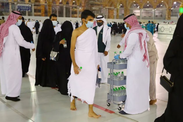 السعودية.. فحص جودة مياه زمزم بشكل يومي وتحليلها ميكروبولوجياً وكيميائياً