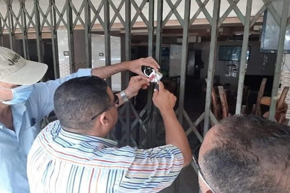 تحرير 8834 مخالفة لمحال لعدم الالتزام بالإجراءات الاحترازية خلال أسبوع