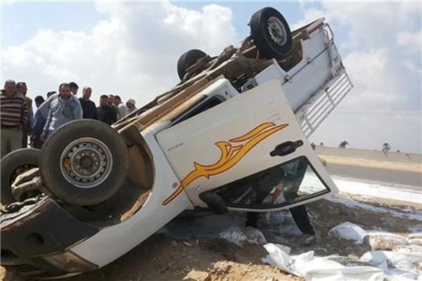 مصرع وإصابة 3 أشخاص في انقلاب سيارة بأسيوط